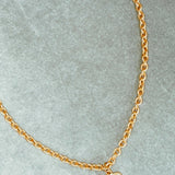 Collar o Cadena de oro con colgante cuadrado con una circonita roja bañada en oro de 24k de estilo vintage - SANDRA FRECKLED joyeria de mujer