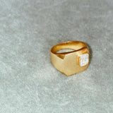 ANILLO de oro SELLO cuadrado con circonita blanca bañado en oro de 24k de estilo vintage - SANDRA FRECKLED joyeria de mujer