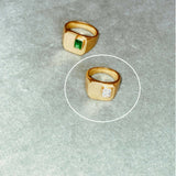 ANILLO de oro SELLO cuadrado con circonita blanca bañado en oro de 24k de estilo vintage - SANDRA FRECKLED joyeria de mujer