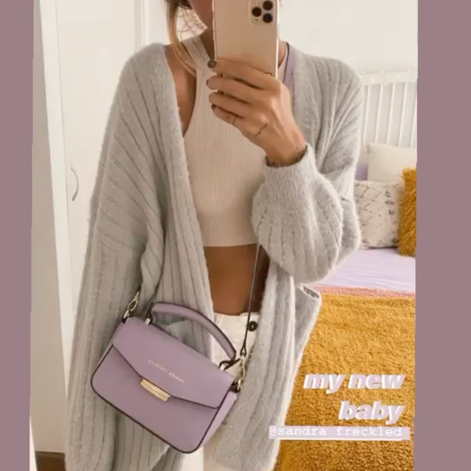 aretha la galleta con su bolso vicenta sandra freckled 