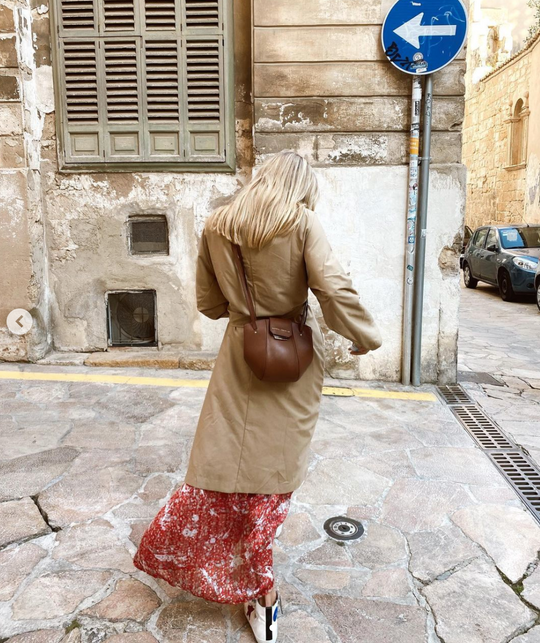 bolso de piel made in spain lola habana de sandra freckled en el look de maria garrido , el corte ingles 