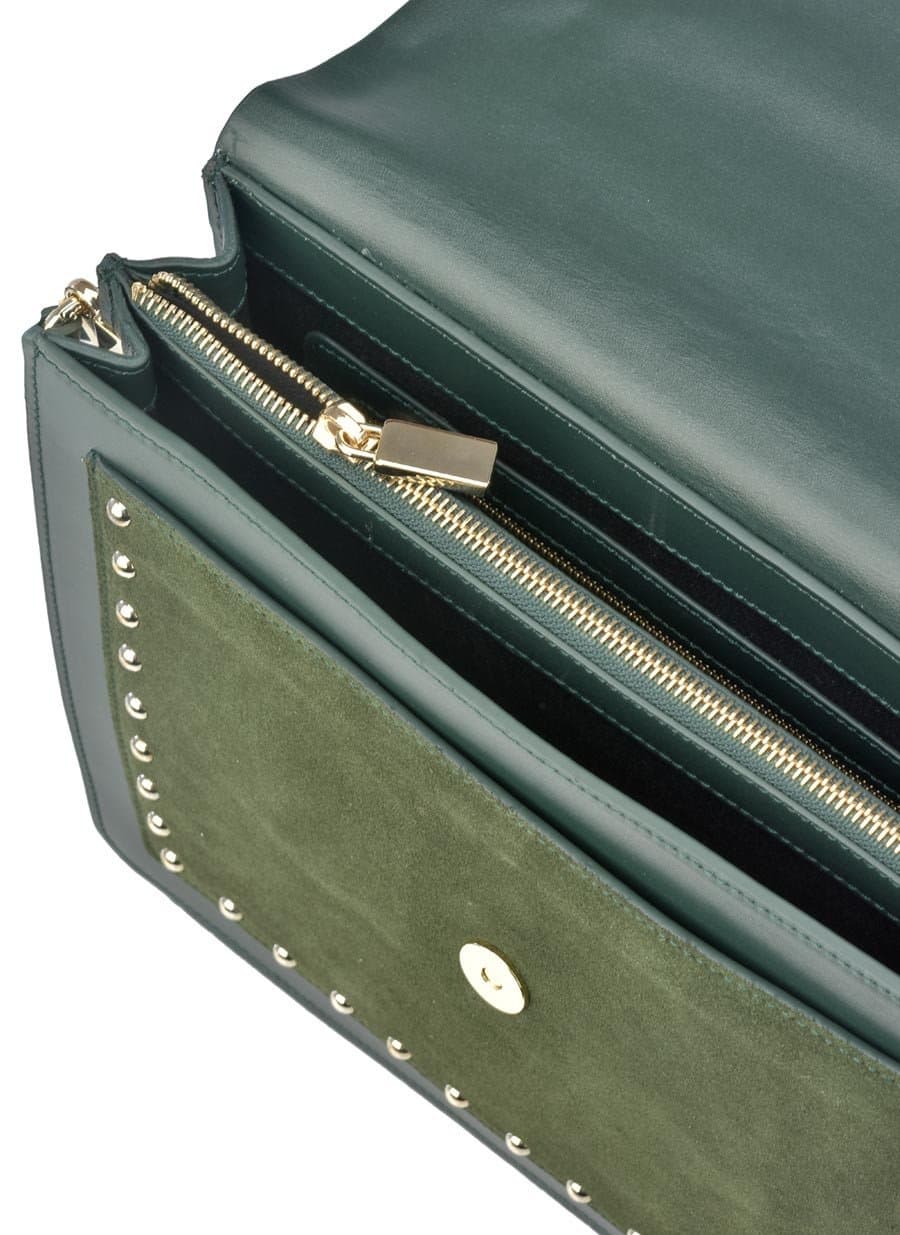 MARIELA Bolso de piel y suede en color cuero o marrón con correa decorado con tachuelas. Es un bolso estilo bandolera y de hombro - SANDRA FRECKLED bolsos de mujer
