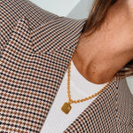 Collar o Cadena dorada Misa con colgante cuadrado con brilante bañada en oro de 24k de estilo vintage - SANDRA FRECKLED joyeria de mujer