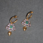 Pendientes de oro con circonita verdes y blancas bañados en oro de 24k de estilo vintage - SANDRA FRECKLED joyeria de mujer
