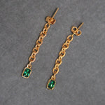 Pendiente de Cadena dorados con circonita verde bañada en oro de 24k de estilo vintage - SANDRA FRECKLED joyeria de mujer