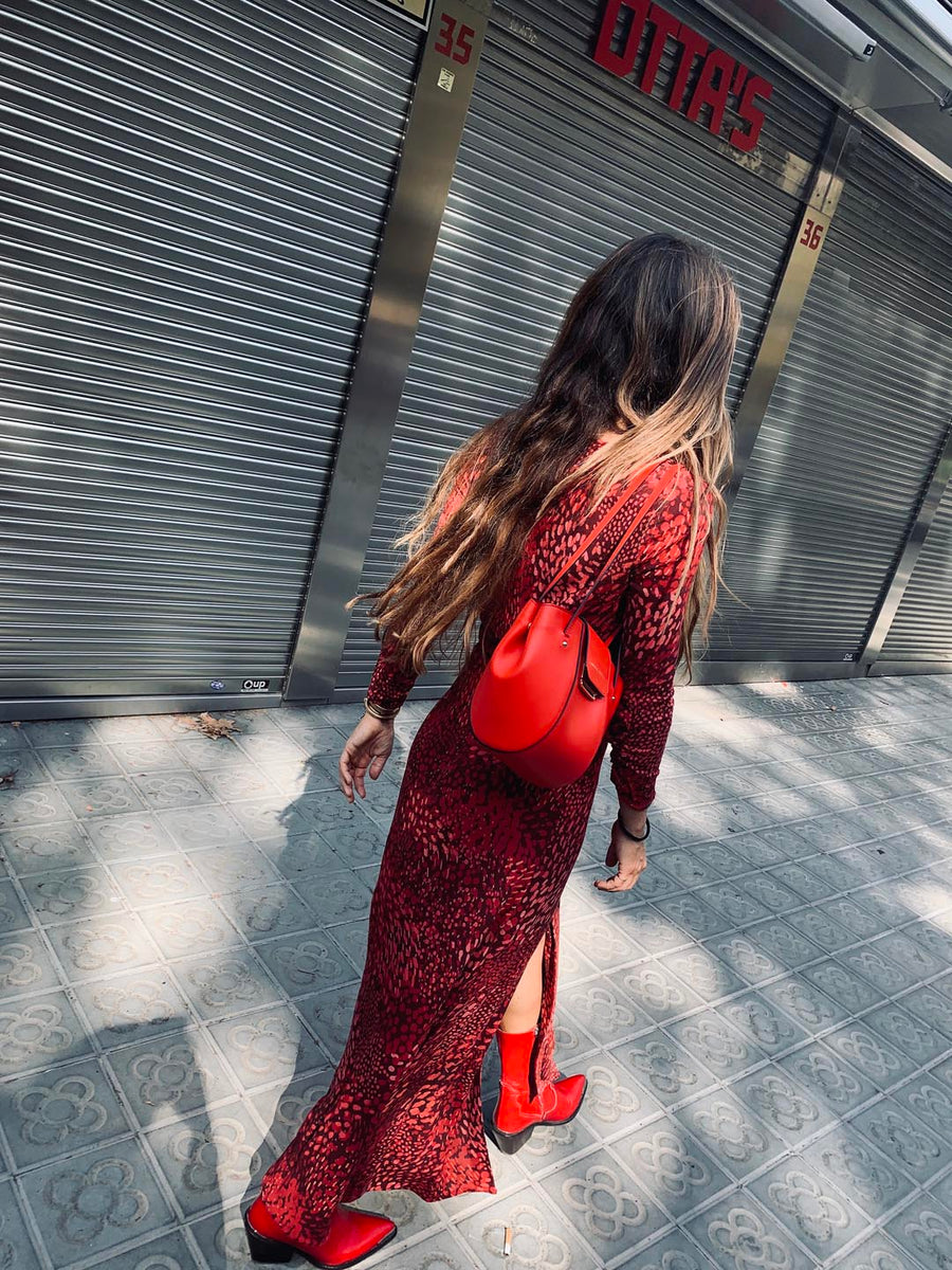 LOLA Bolso de piel en color rojo con correas y cierre dorado. Es un bolso estilo bandolera y de hombro que puede utilizarse como bolso de mano - SANDRA FRECKLED bolsos de mujer