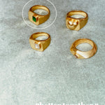 ANILLO de oro SELLO cuadrado con circonita verde bañado en oro de 24k de estilo vintage - SANDRA FRECKLED joyeria de mujer